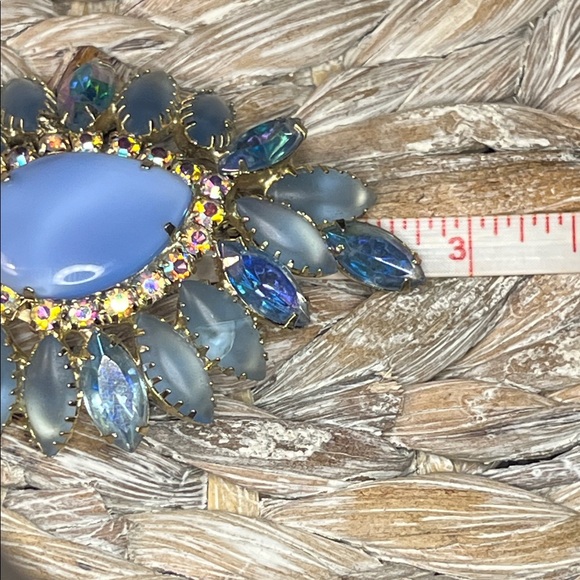 Vintage Blue Glass and Gold Tone Statement Brooch - Picture 5 of 5